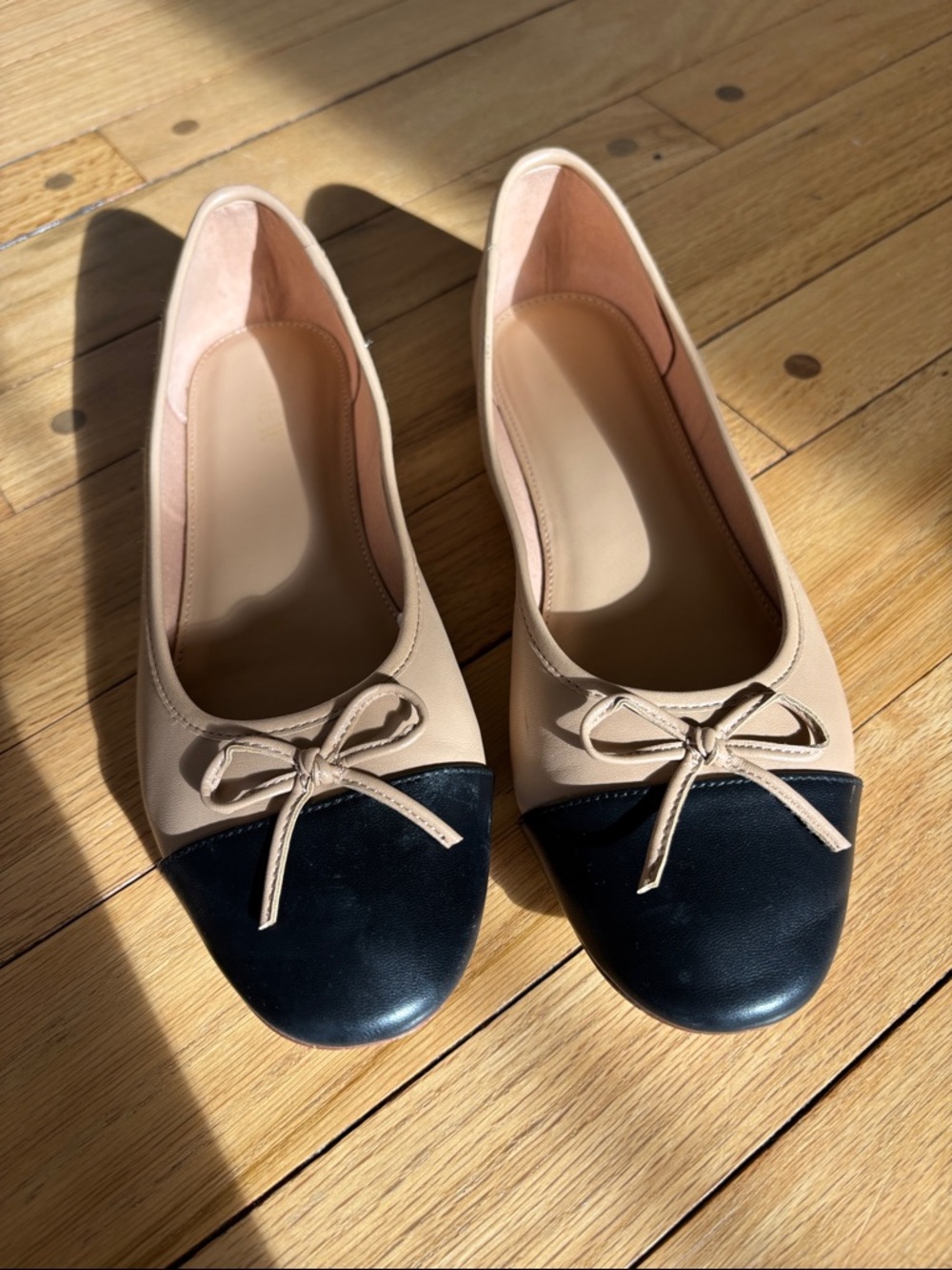 J. Crew Black and Tan Cap Toe Flats with Bow 7.5 EUC